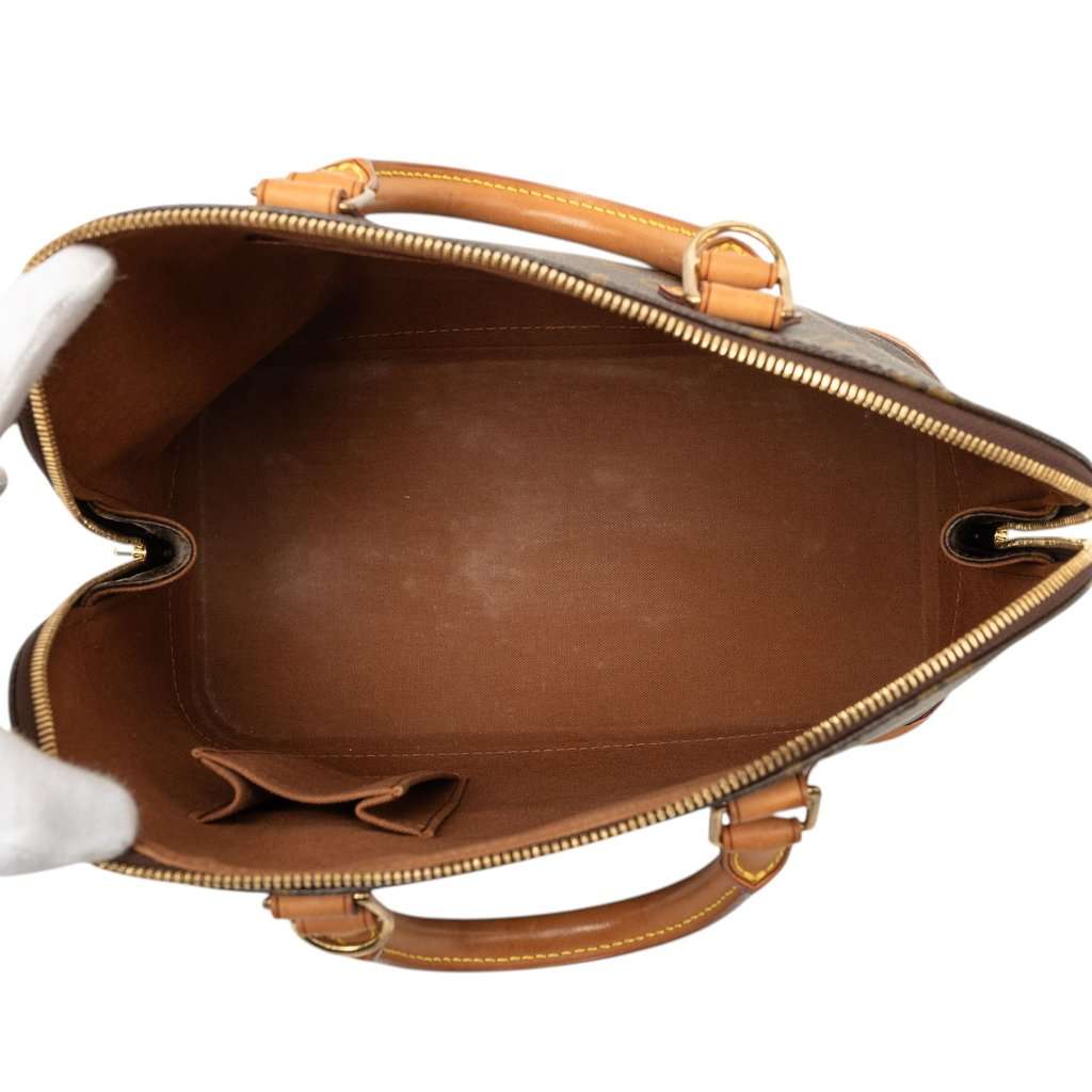 Louis Vuitton Monogram Alma PM Brown Very good - Model View