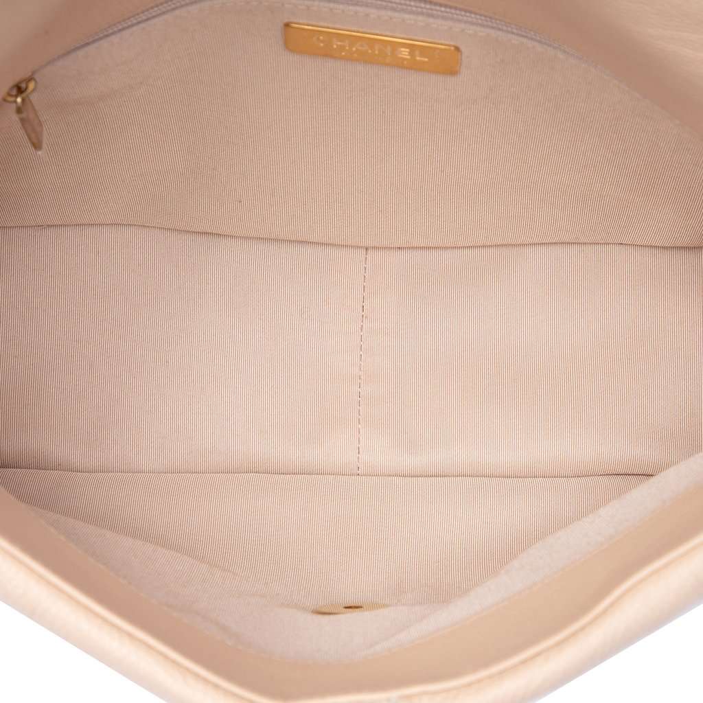 Chanel Large Crochet Calfskin 19 Flap Beige Leather Very good condition - Model View