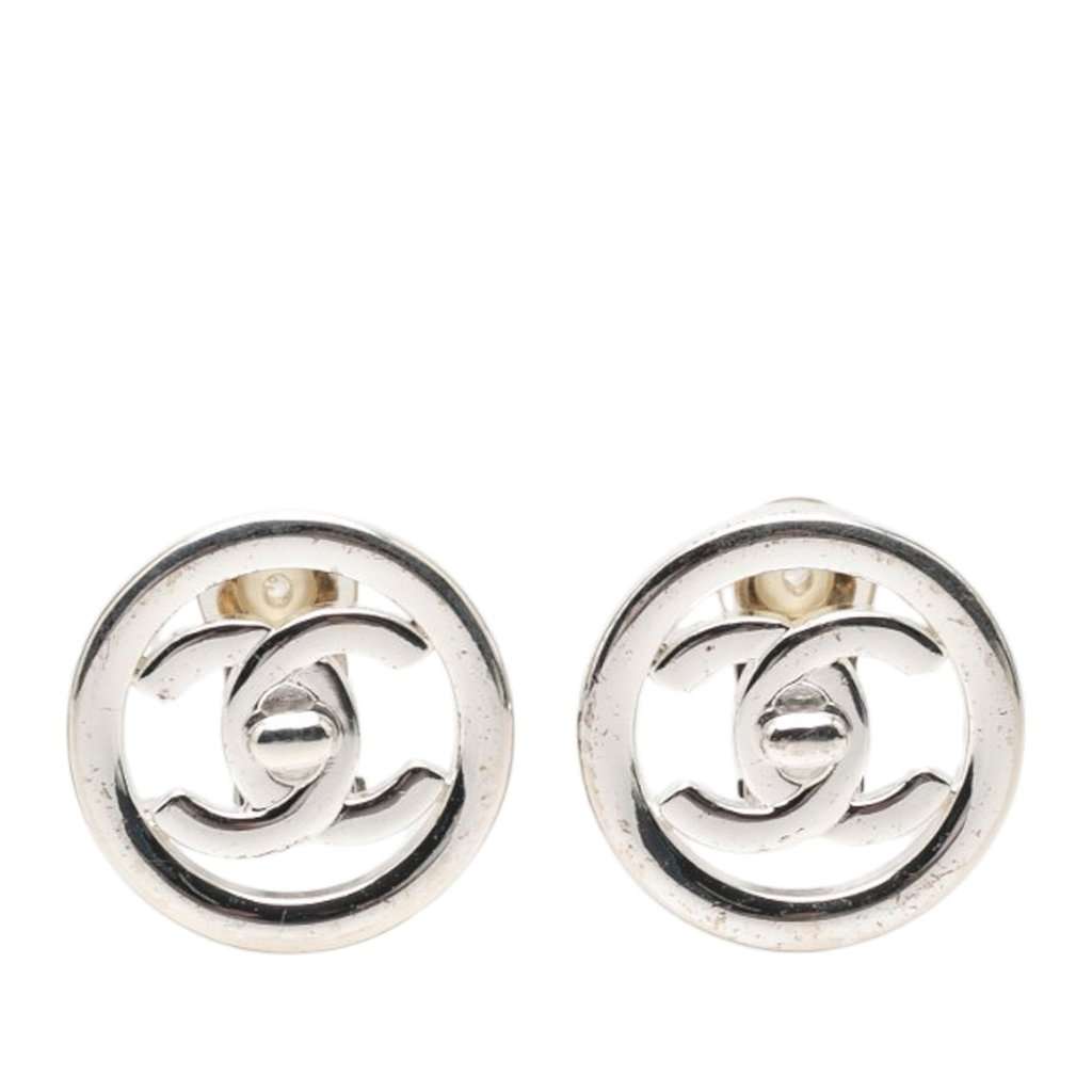 Chanel CC Brass Turnlock Round Clip On Earrings Silver Metal Very good condition - Front View