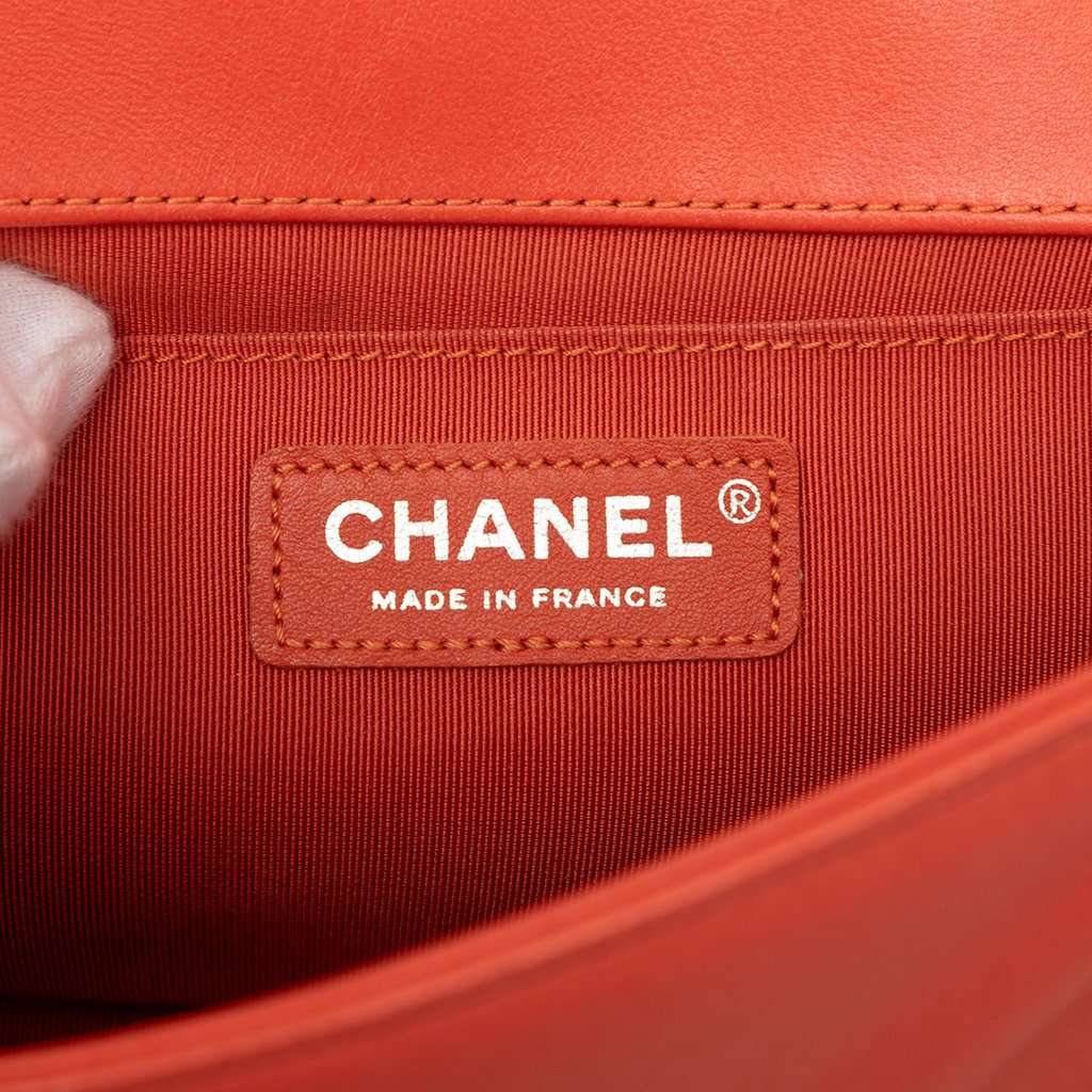 Chanel Medium Tweed and Lambskin Boy Flap Orange Very good condition - Box View
