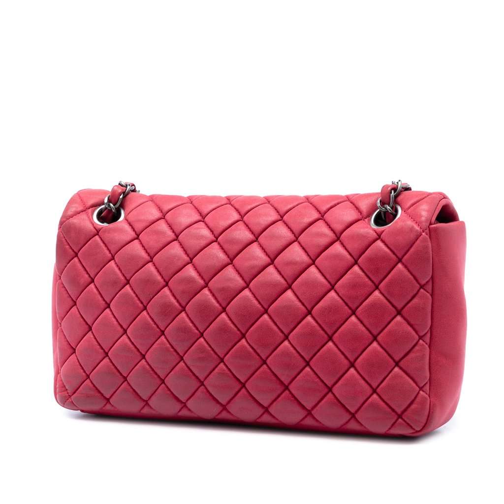 Chanel Small Quilted Iridescent Calfskin New Bubble Flap Red Leather Very good condition - Back View