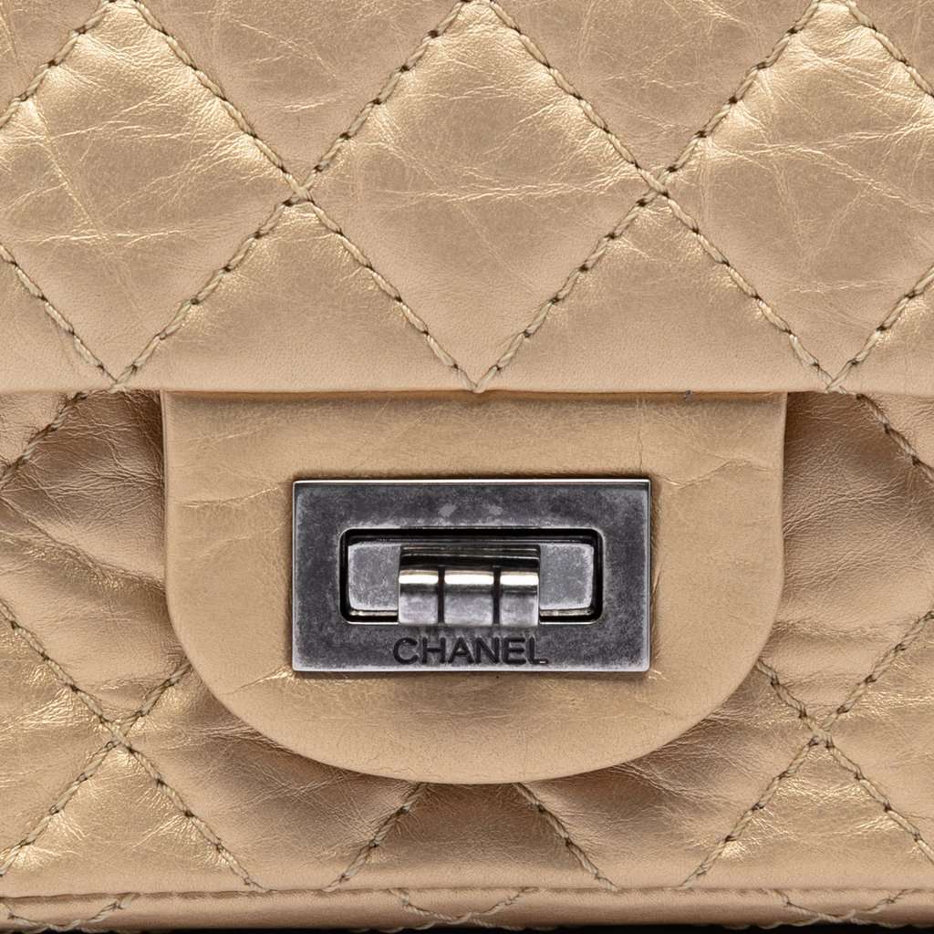 Chanel Quilted Aged Calfskin Reissue 2.55 Double Flap 224 Gold Leather Very good condition - Box View