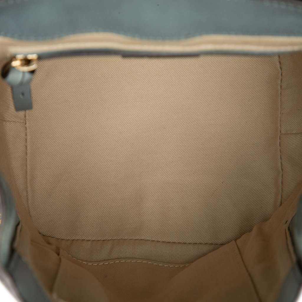 Chloé Medium Calfskin and Suede Faye Backpack Blue Leather Very good condition - Model View