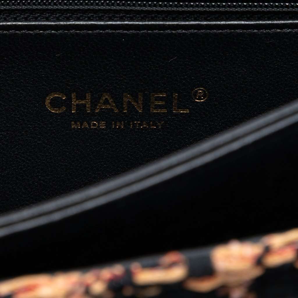 Chanel Medium Quilted Tweed Beauty Lock Flap Black Very good condition - Box View