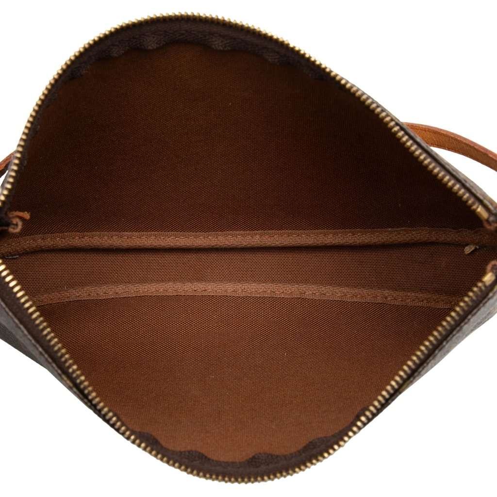 Louis Vuitton Monogram Pochette Accessoires Brown Very good - Model View