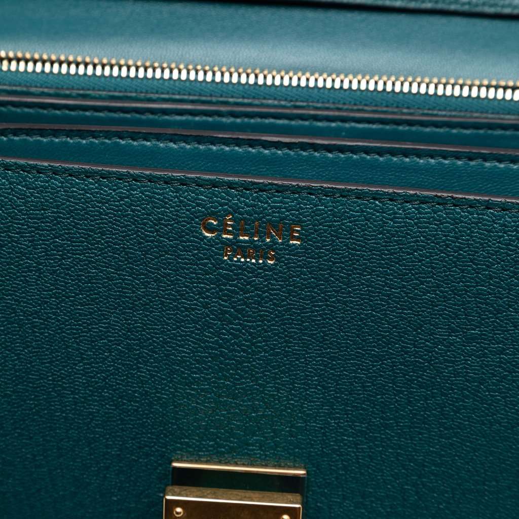Celine Medium Goatskin Classic Box Green Leather Very good condition - Box View