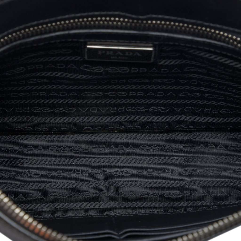 Prada Saffiano Clutch Black Leather Very good - Model View