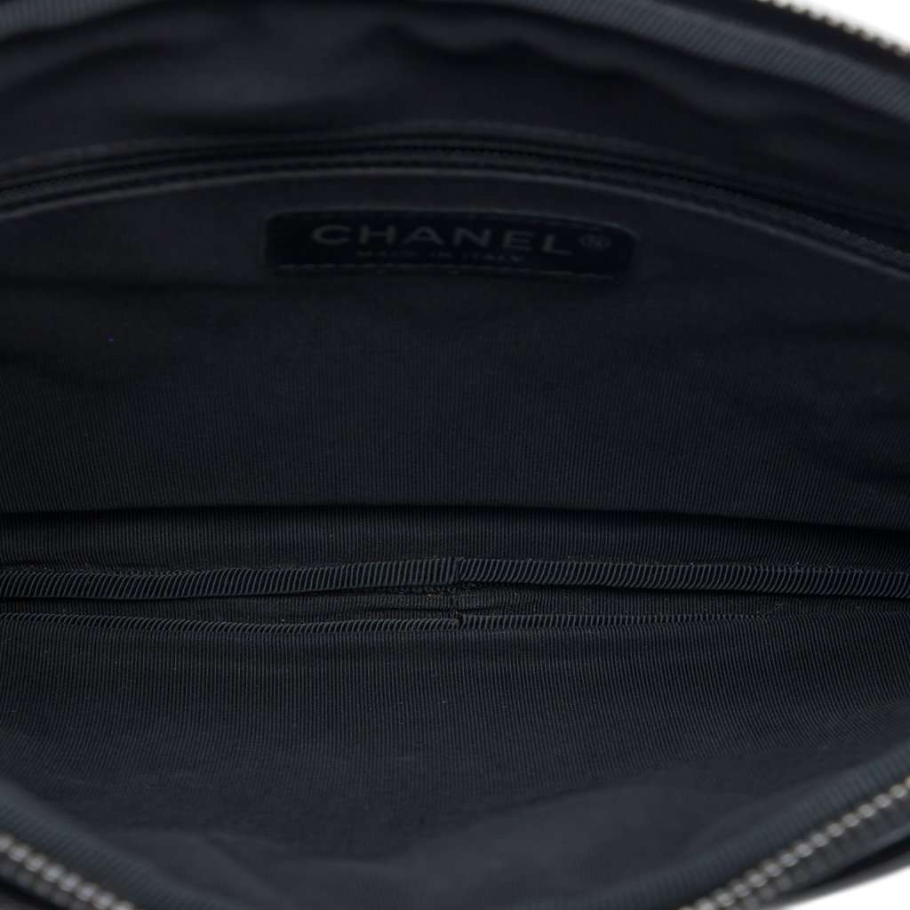 Chanel Small Quilted Lambskin Girl Clutch on Chain Blue Leather Very good - Model View