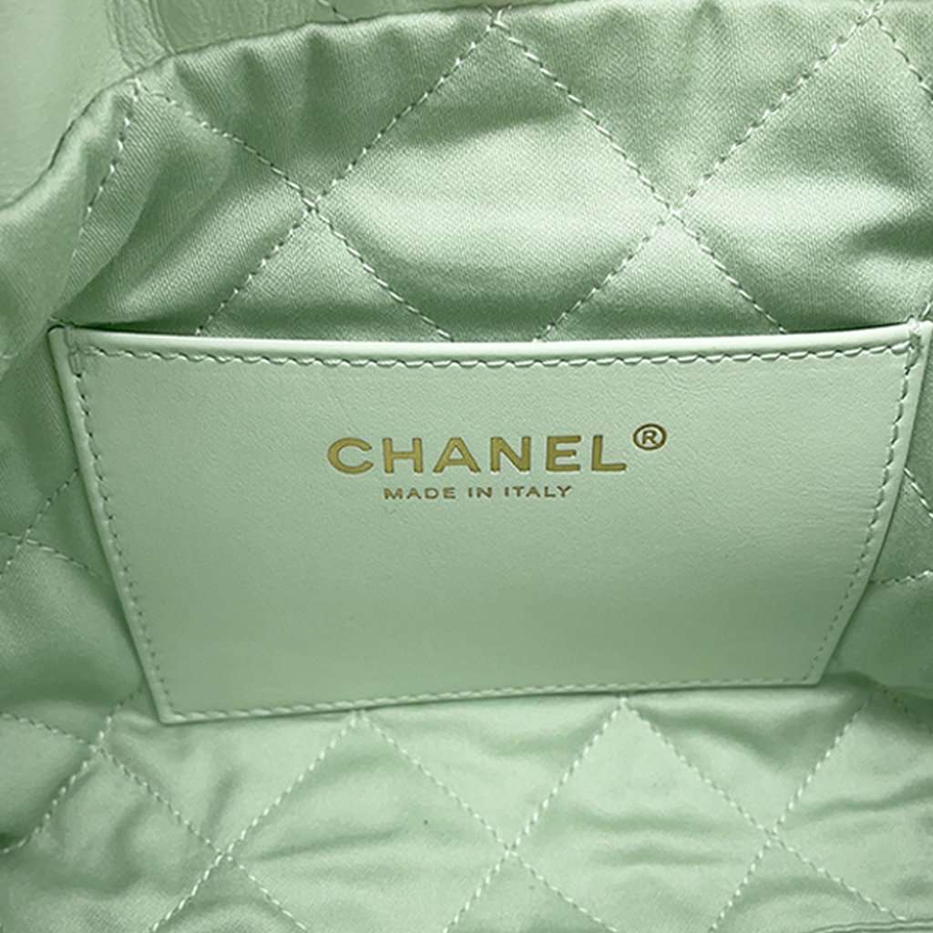 Chanel Mini Shiny Calfskin 22 Handbag Green Leather Very good condition - Box View