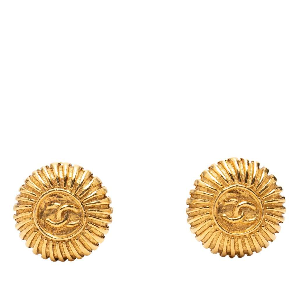 Chanel CC Gold Plated Round Clip On Earrings Gold Metal Very good condition - Front View