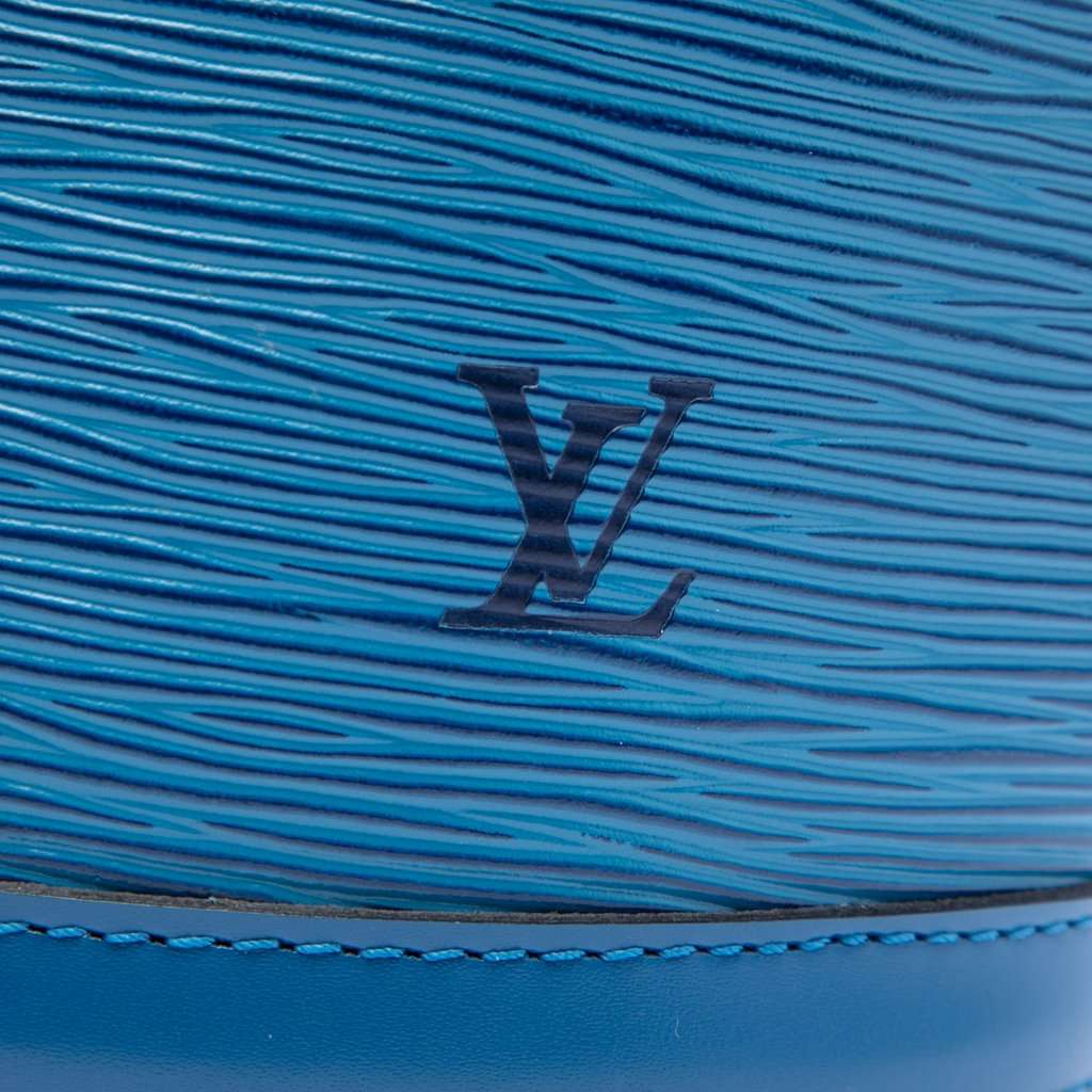 Louis Vuitton Epi Cluny Blue Leather Very good condition - Box View