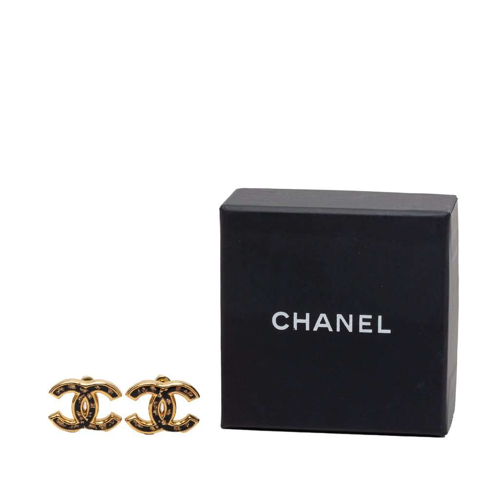 Chanel CC Gold Plated Resin Push Back Earrings Gold Metal Very good - Model View
