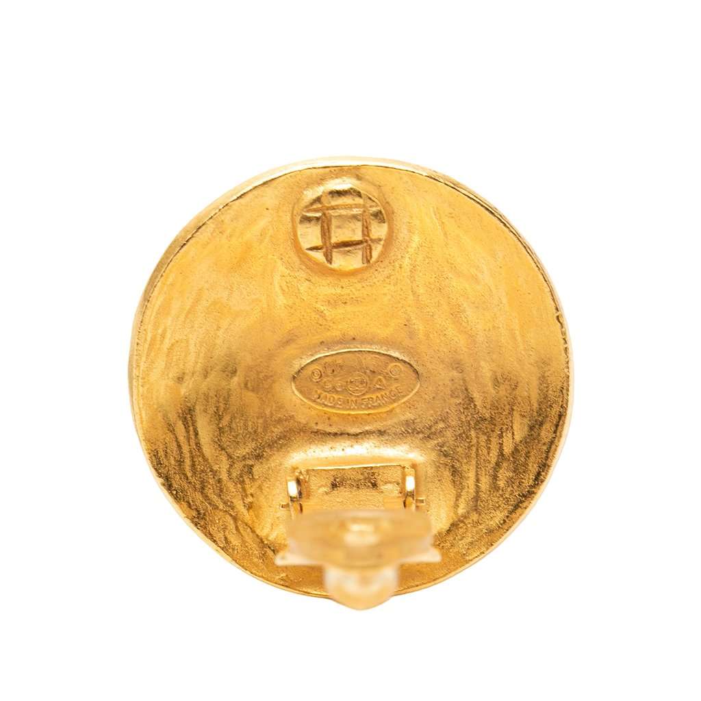 Chanel CC Gold Plated Grapevine Round Clip On Earrings Gold Metal Very good condition - Inside View