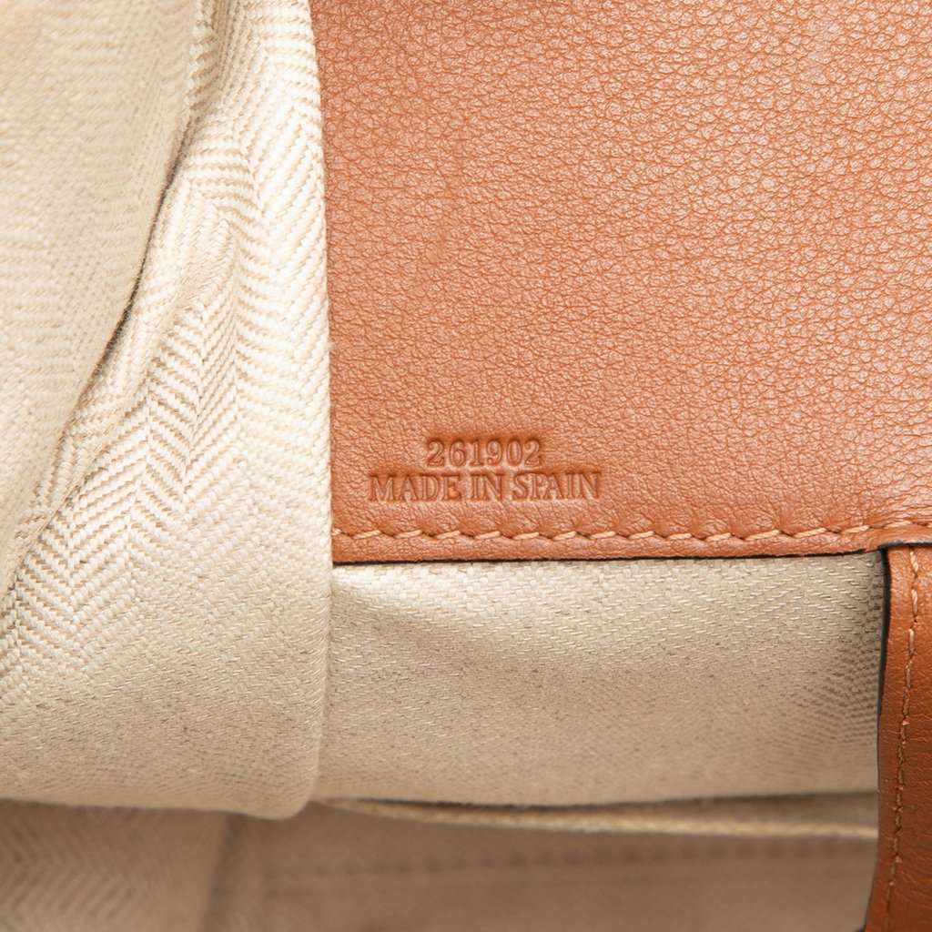 Loewe Small Tricolor Soft Grained Calfskin Hammock Bag Orange Leather Very good condition - Box View