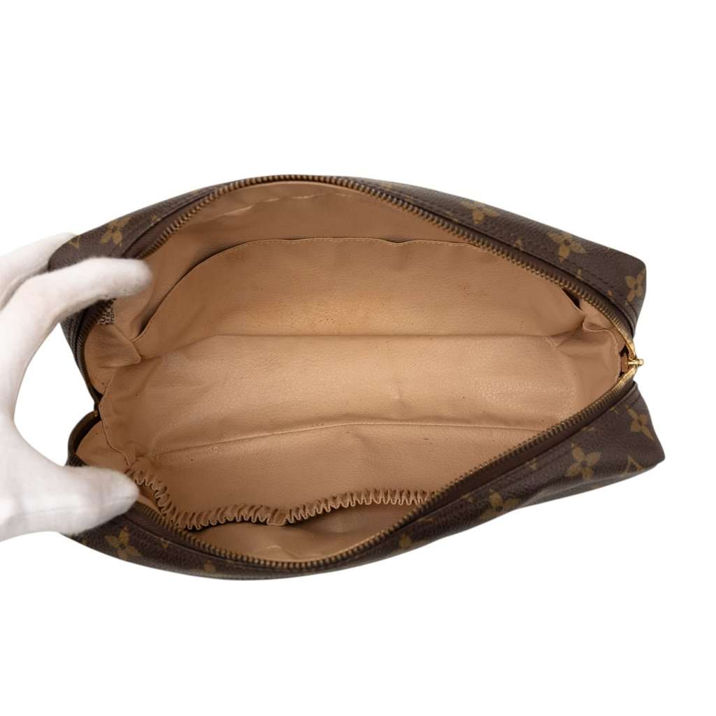 Louis Vuitton Monogram Trousse Toilette 28 Brown Very good - Model View