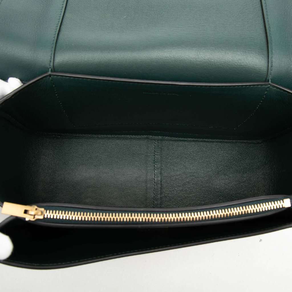 Celine Medium Shiny Smooth Calfskin Frame Shoulder Bag Green Leather Very good condition - Model View