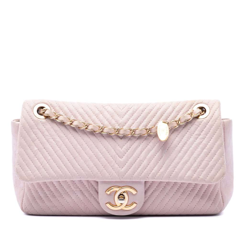 Chanel Medium Chevron Wrinkled Calfskin Medallion Charm Flap Pink Leather Very good condition - Front View