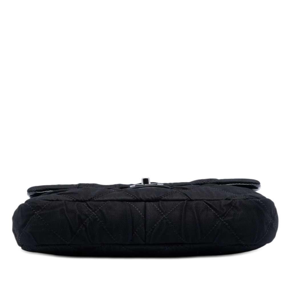 Chanel CC Ultra Stitch Mesh Flap Black Very good - Inside View