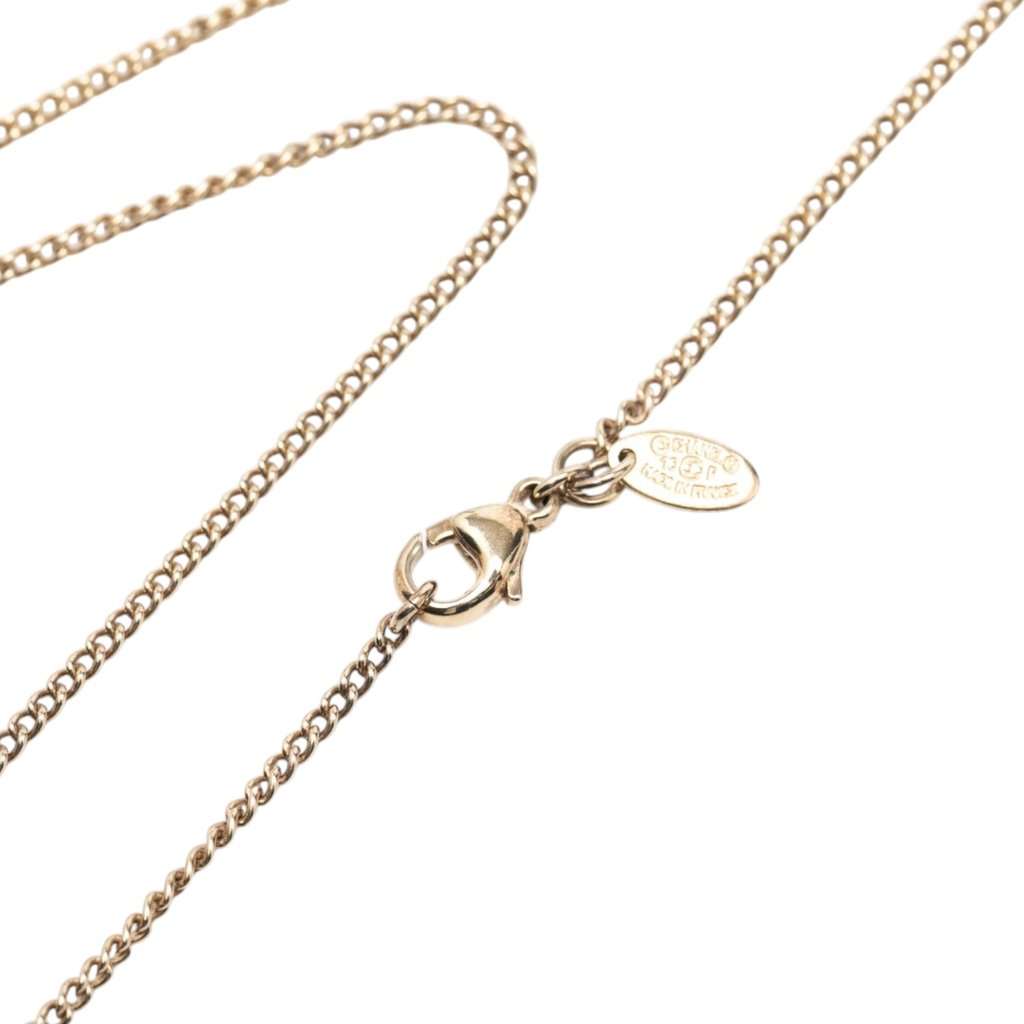 Chanel CC Gold Plated Enamel Arrow Pendant Necklace Gold Metal Very good - Model View
