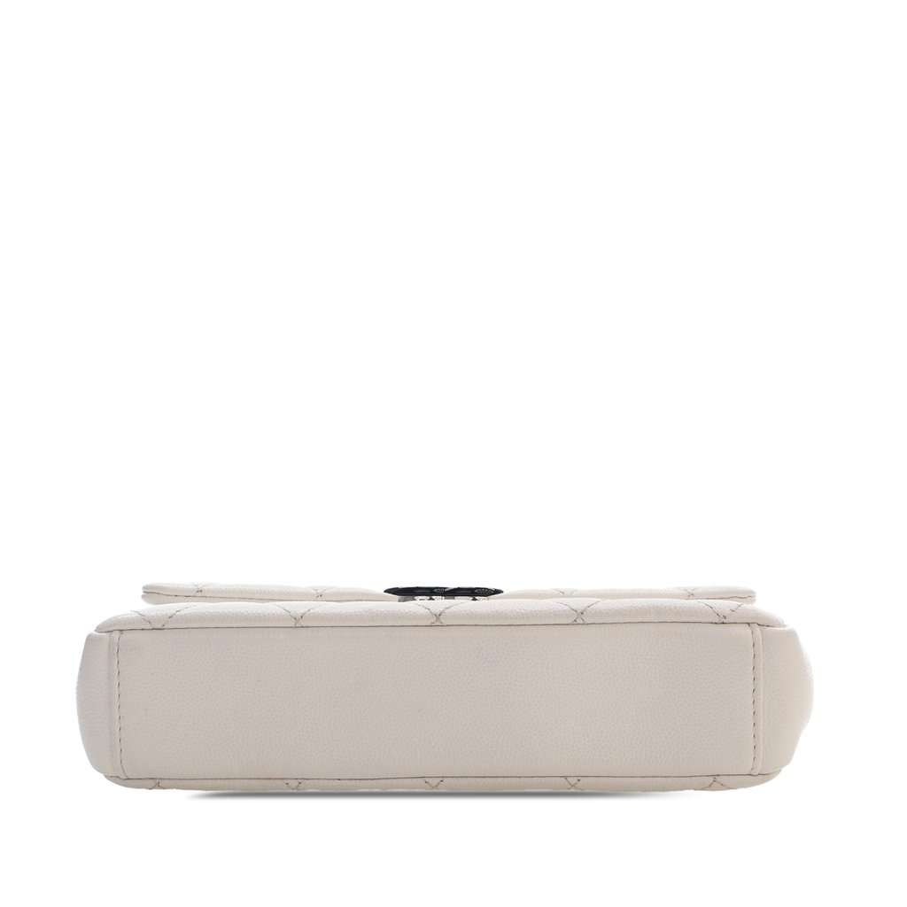 Chanel Small Quilted Caviar My Everything Flap White Leather Very good condition - Inside View