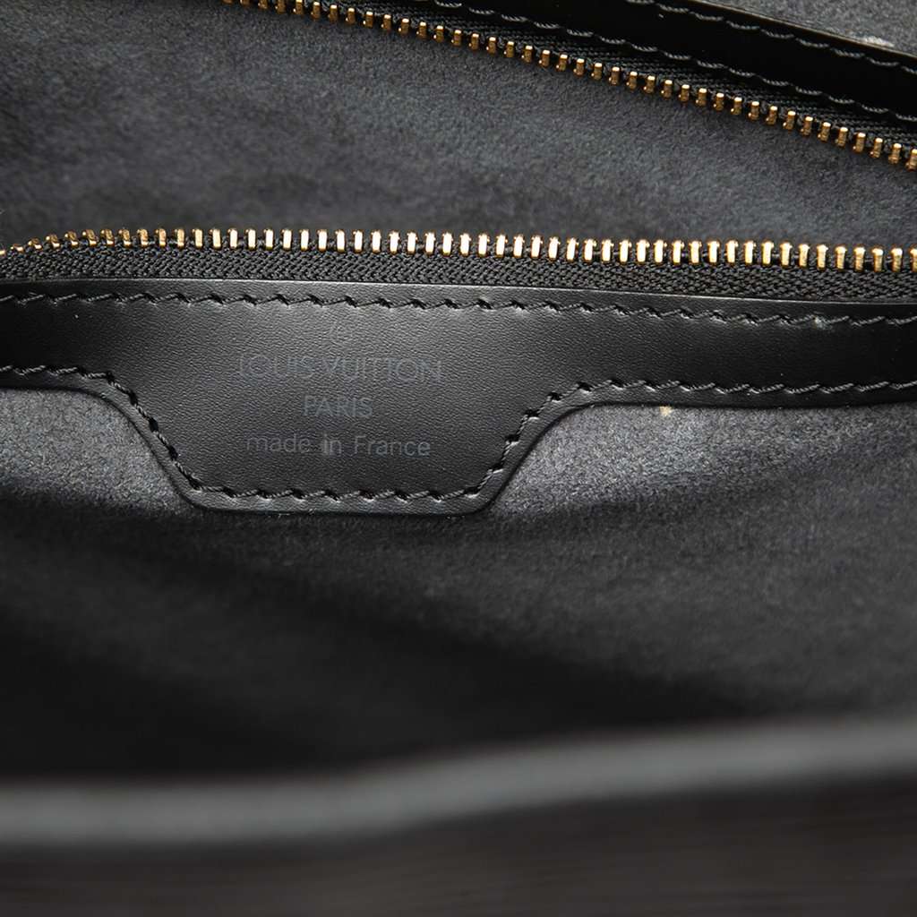 Louis Vuitton Epi Lussac Black Leather Very good condition - Box View