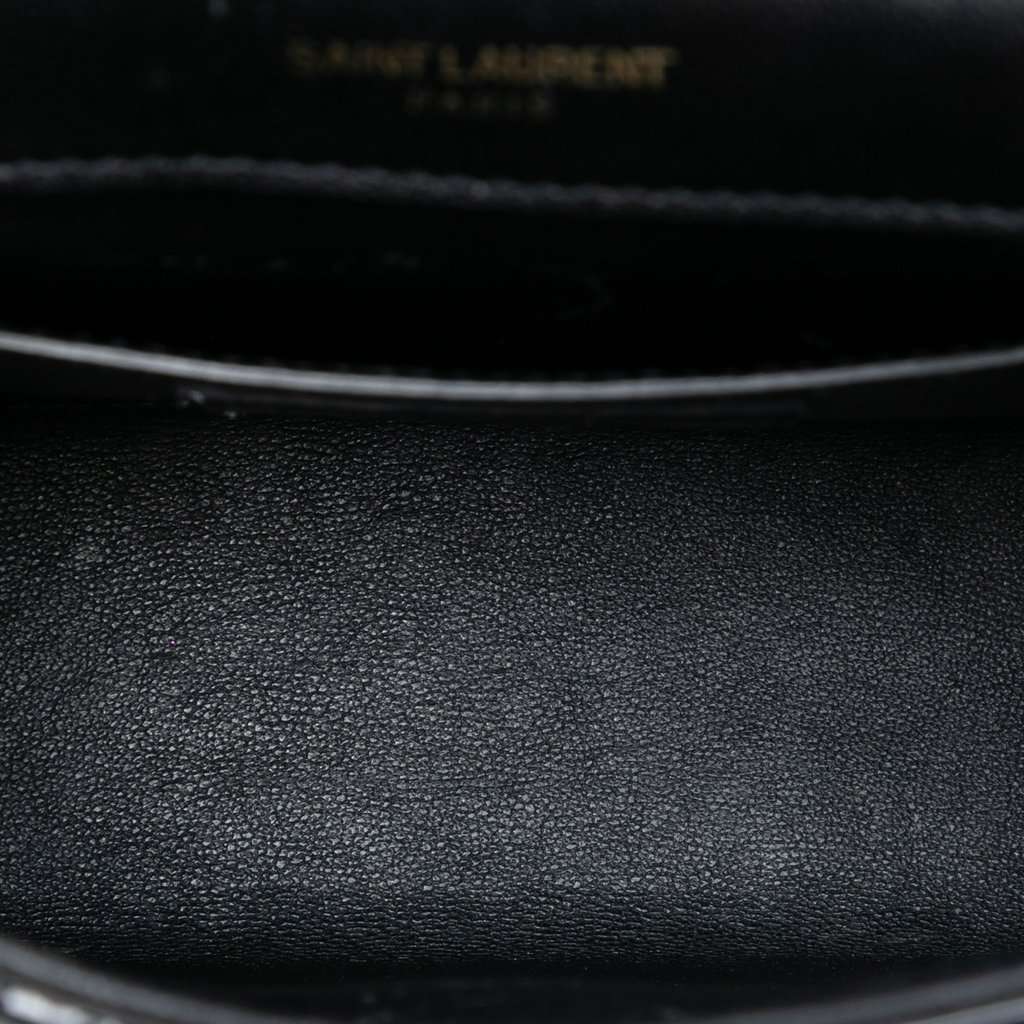 Saint Laurent Small Patent Monogram Vicky Chain Bag Black Leather Very good condition - Model View
