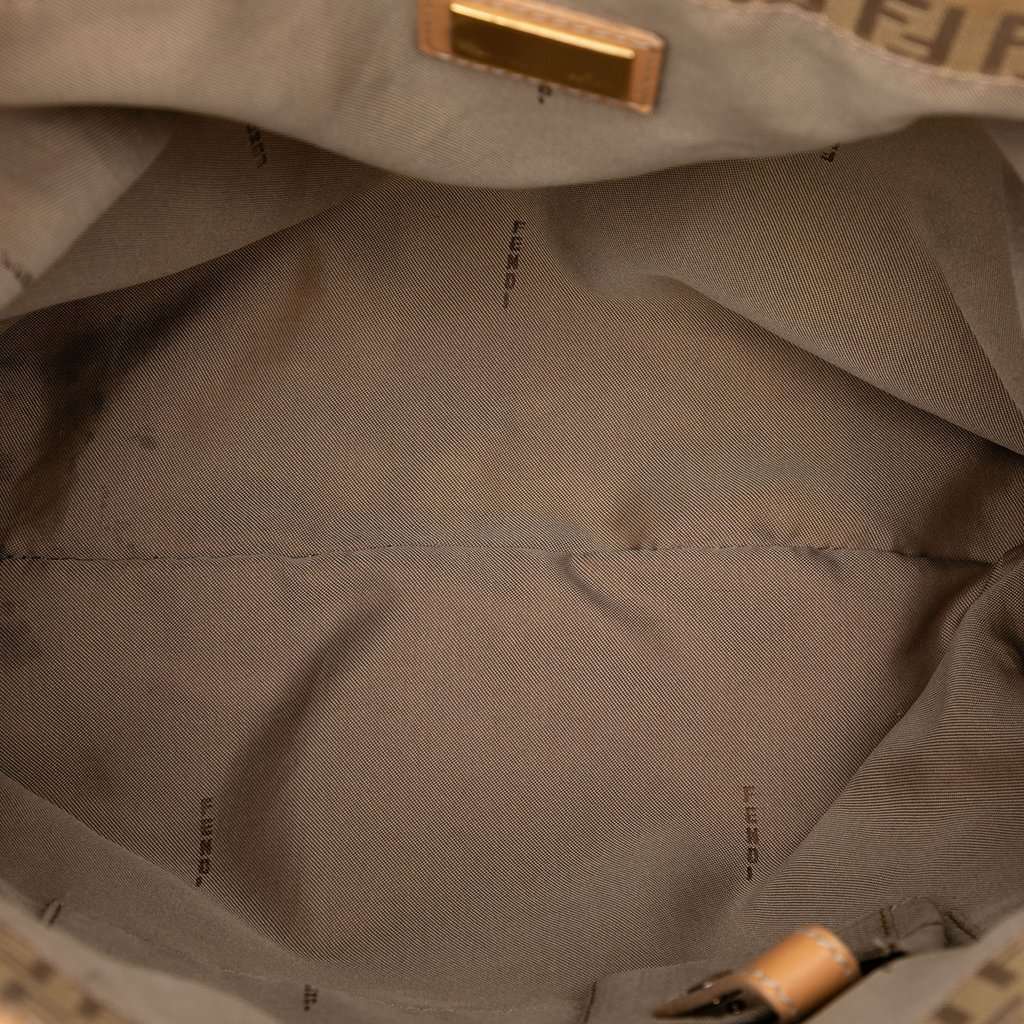 Fendi Zucchino Canvas Tote Beige Very good condition - Model View