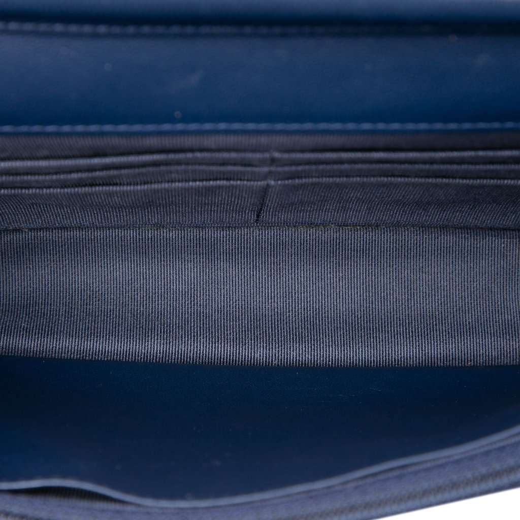 Chanel CC Quilted Lambskin Wallet On Chain Blue Leather Very good condition - Model View