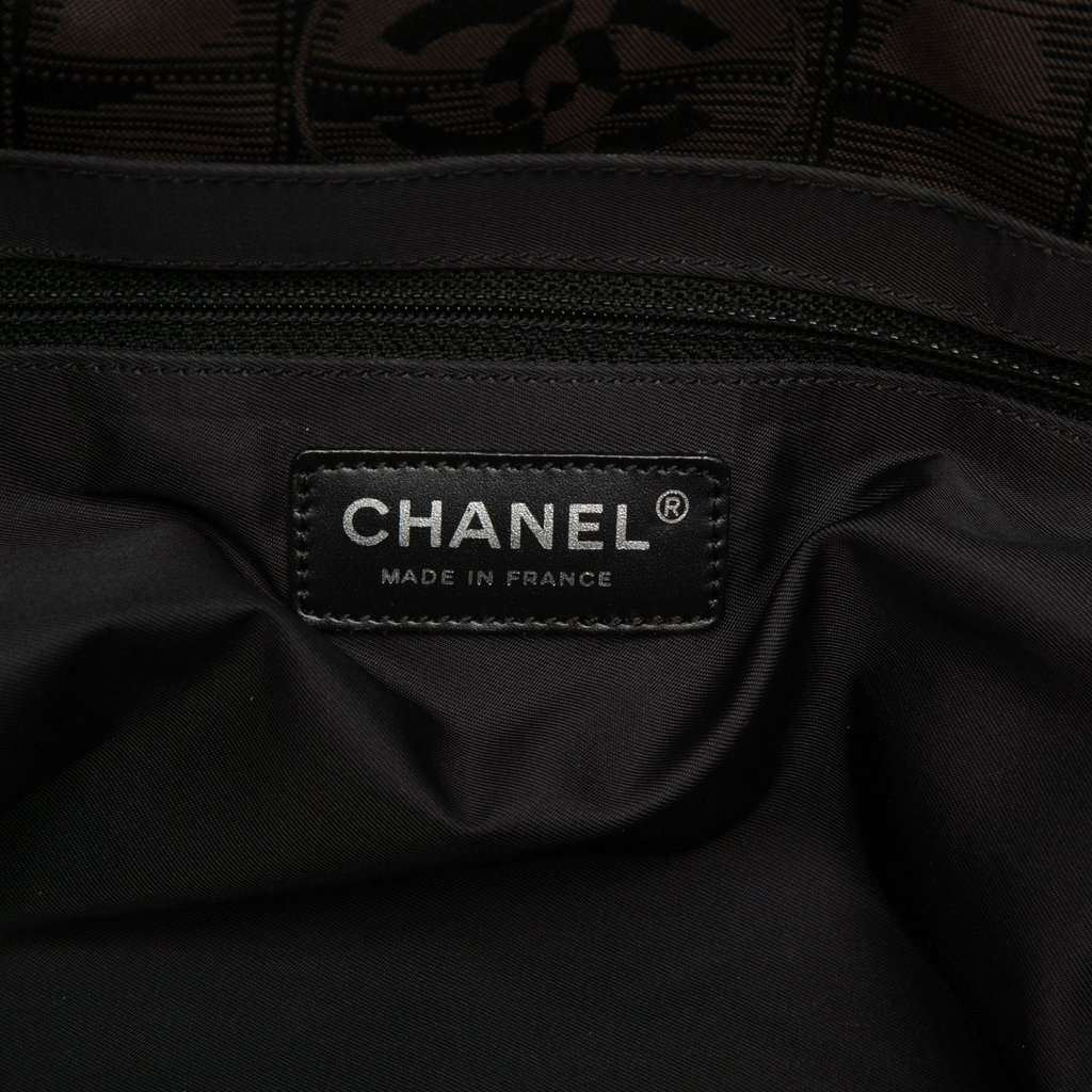 Chanel New Travel Line Nylon Tote Brown Very good - Box View