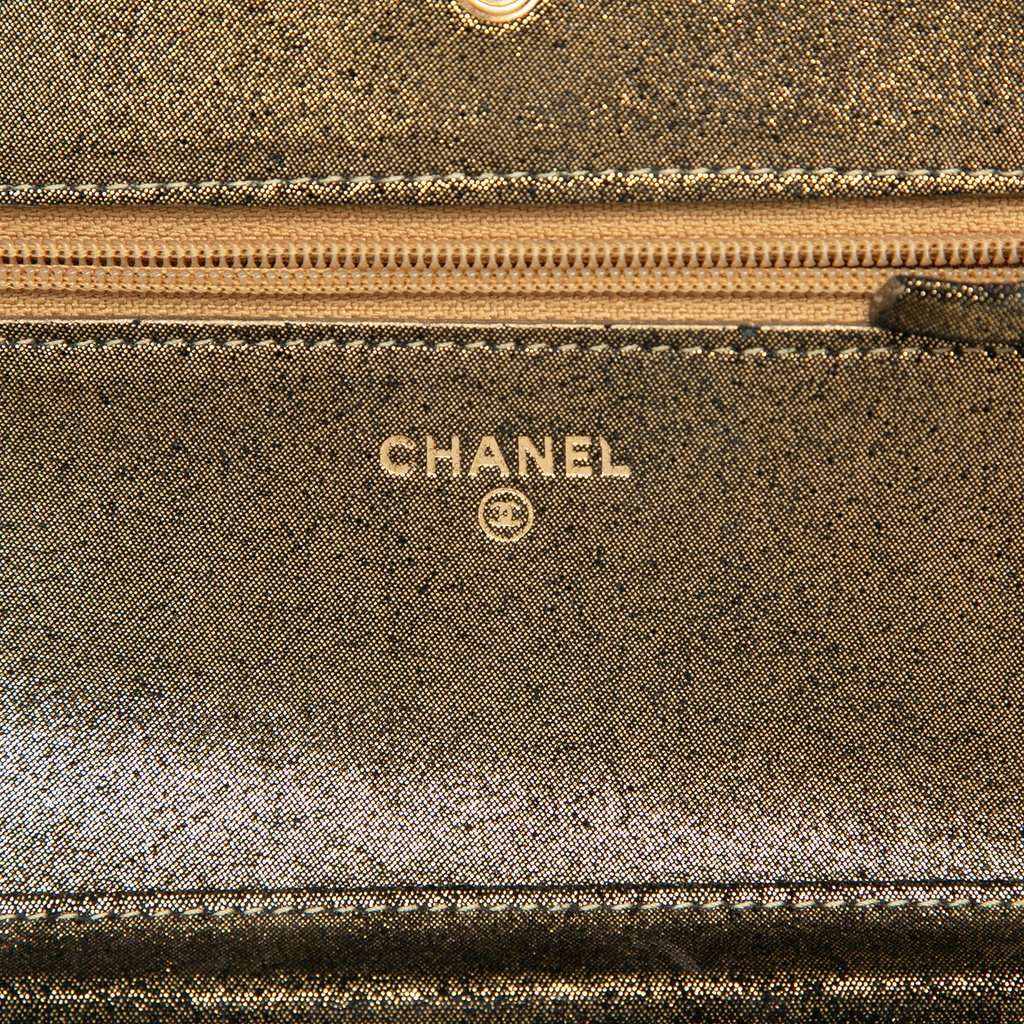 Chanel Quilted Iridescent Lambskin Tartan Button Wallet On Chain Gold Leather Very good condition - Box View