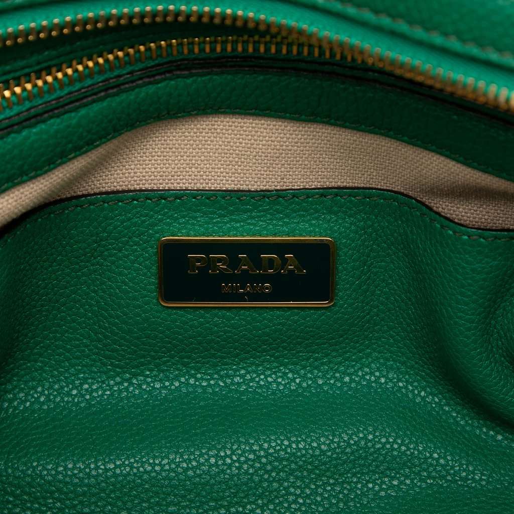 Prada Vitello Daino Tote Green Leather Very good condition - Box View