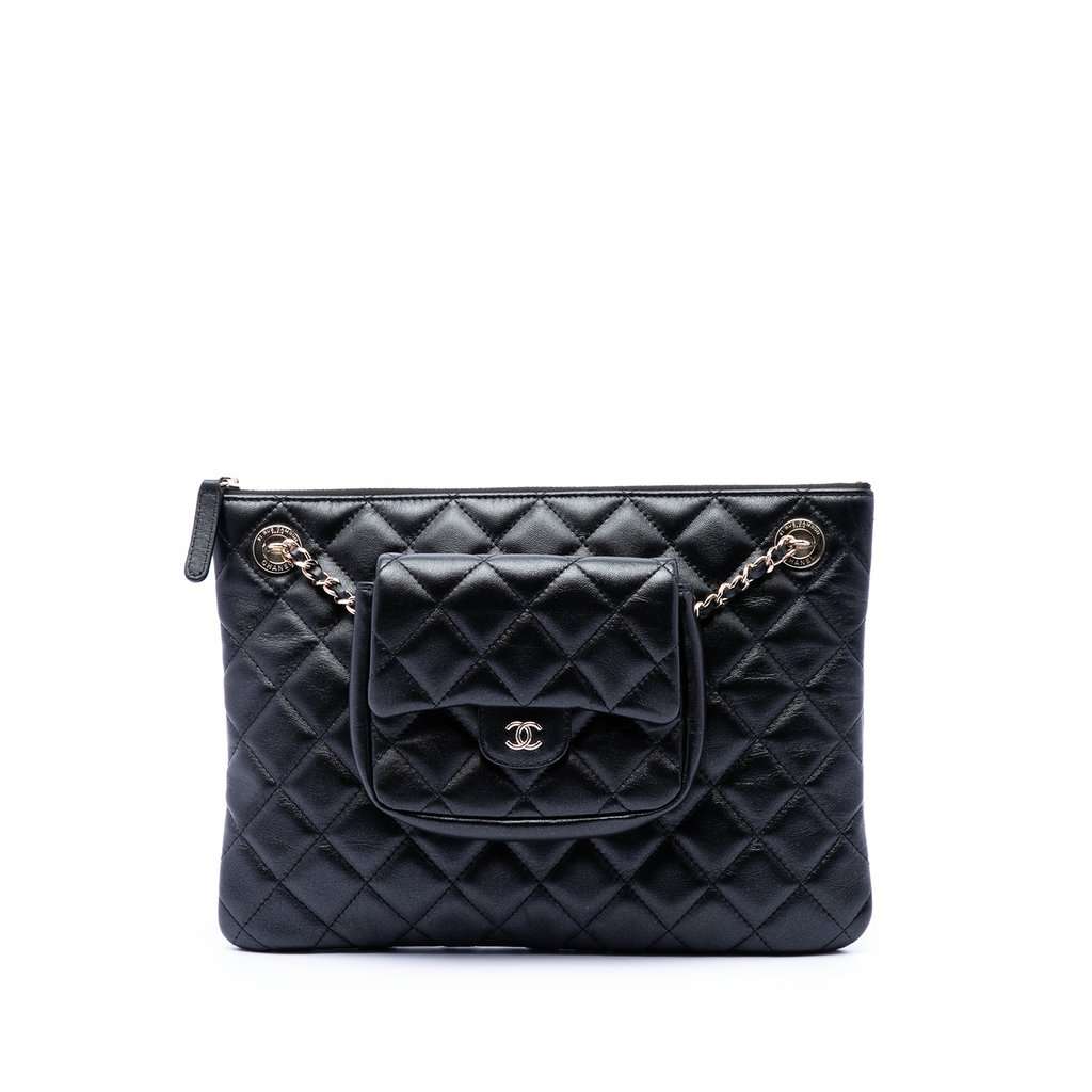 Chanel CC Quilted Lambskin Pouch with Mini Flap Purse Black Leather Very good condition - Front View