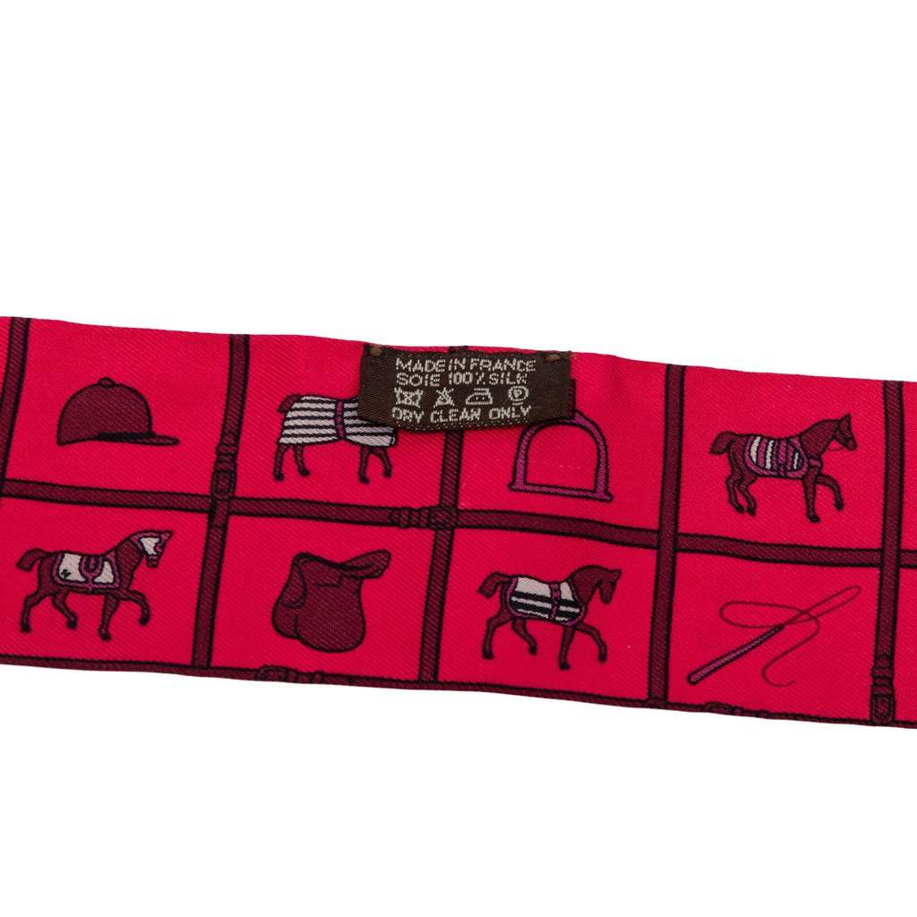 Hermès Couvertures et Tenues de Jour Surteint Silk Twilly Scarf Red Never worn - Model View