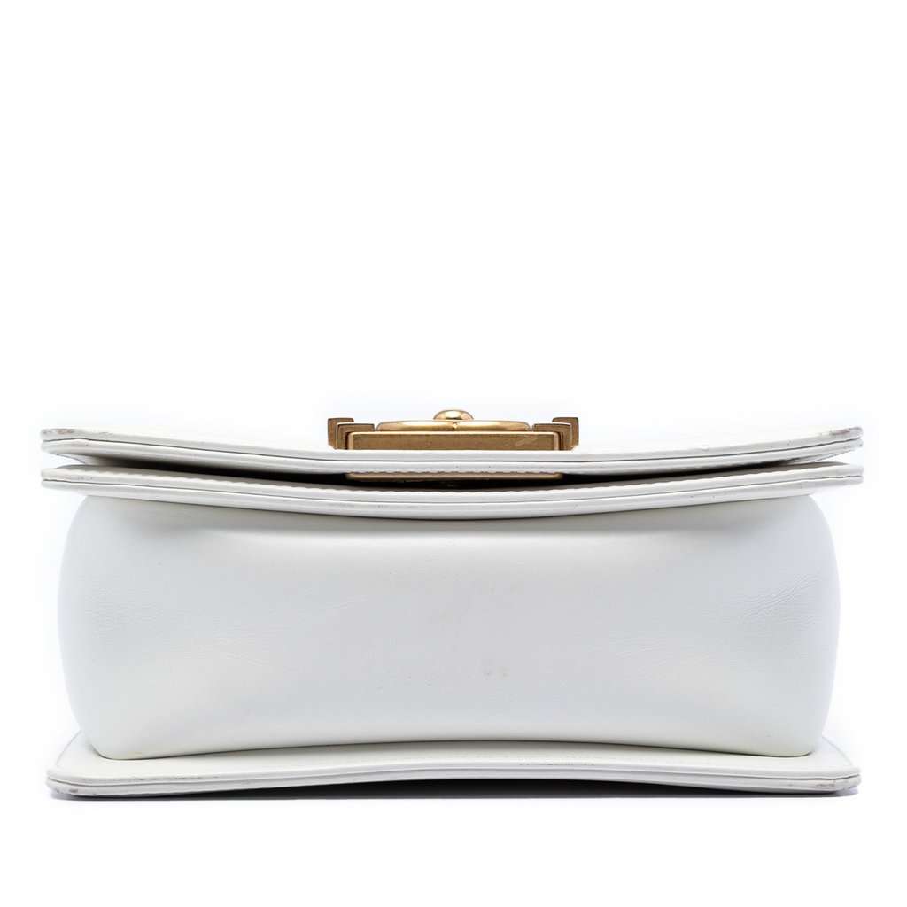 Chanel Square Calfskin Boy Reverso Flap White Leather Very good condition - Inside View