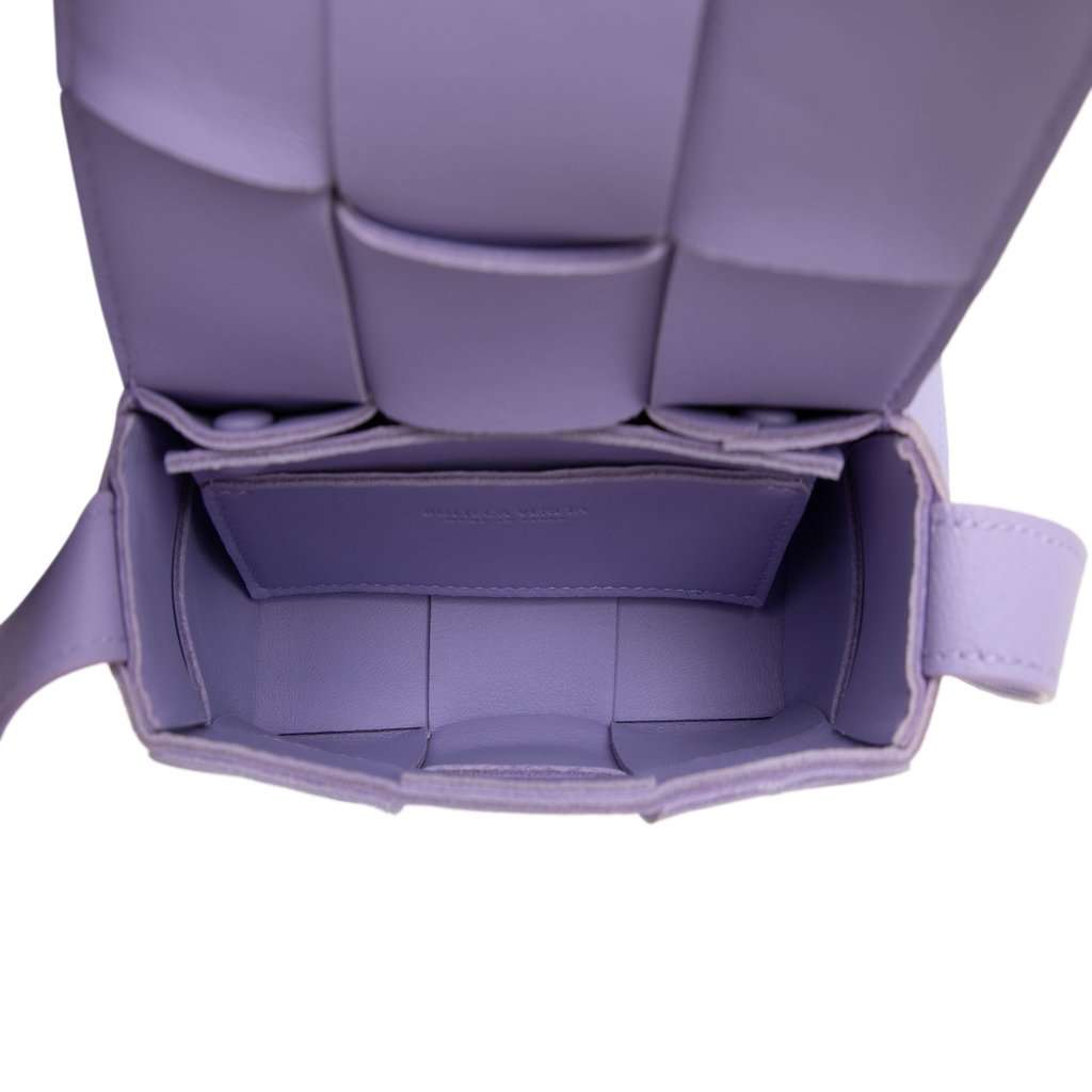 Bottega Veneta Extra Mini Nappa Maxi Intrecciato Cassette Crossbody Purple Leather Very good condition - Model View