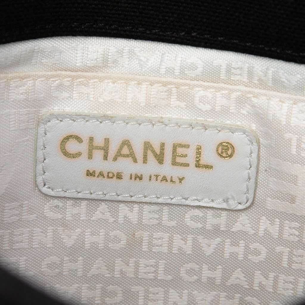 Chanel Small CC Chocolate Bar Canvas Tote Black Very good - Box View