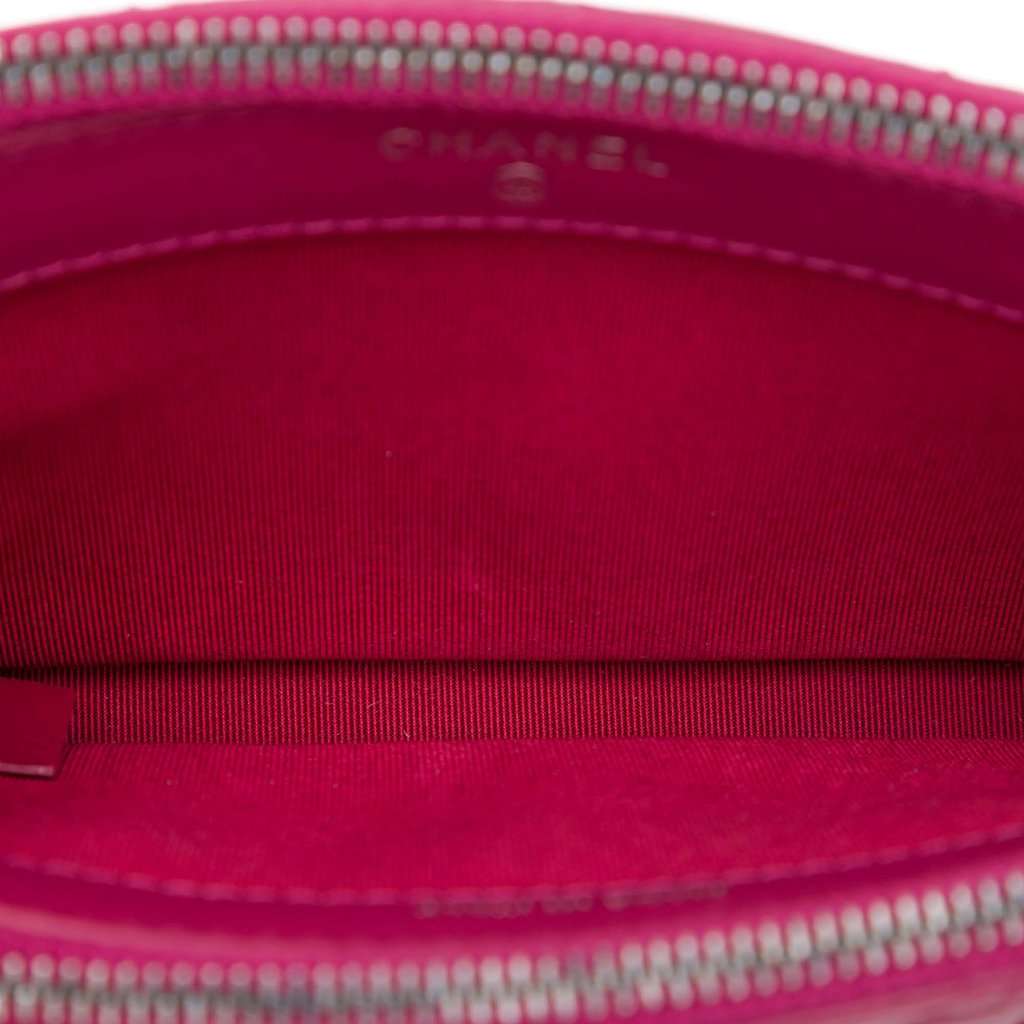 Chanel Quilted Aged Calfskin Gabrielle Double Zip Clutch with Chain Pink Leather Very good condition - Model View