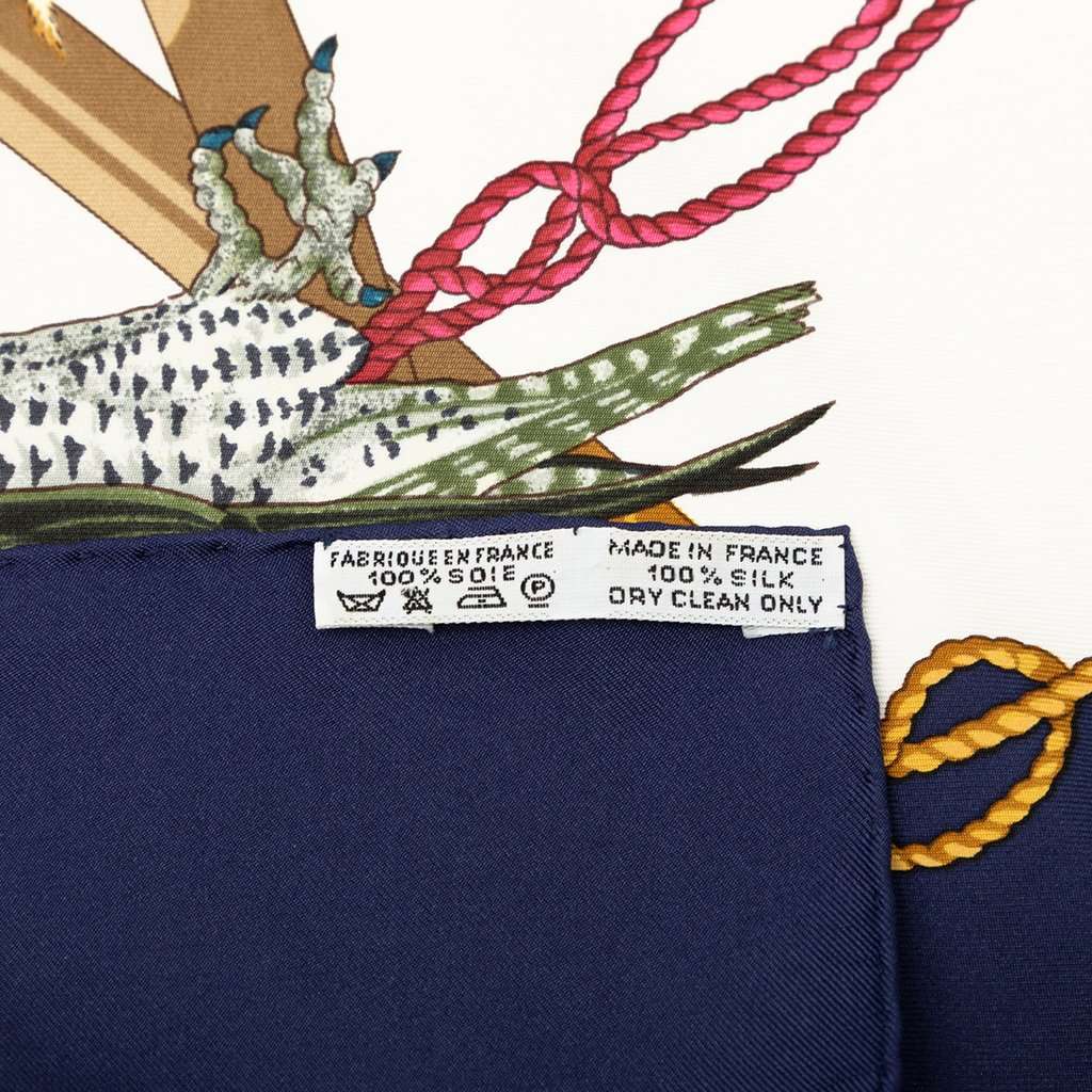 Hermès Les Oiseaux du Roy Silk Scarf 90 White Very good - Back View