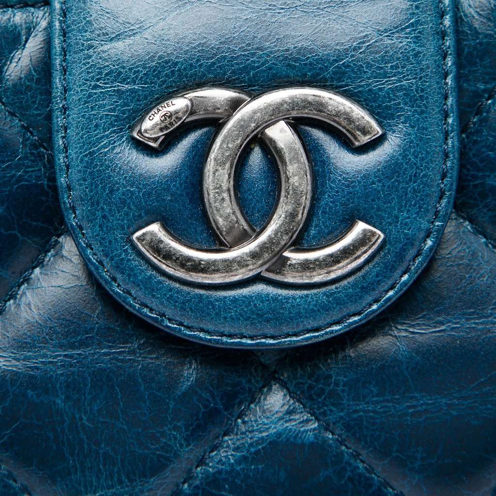 Chanel Quilted Glazed Calfskin Coco Pleats Chain Clutch Blue Leather Very good - Box View