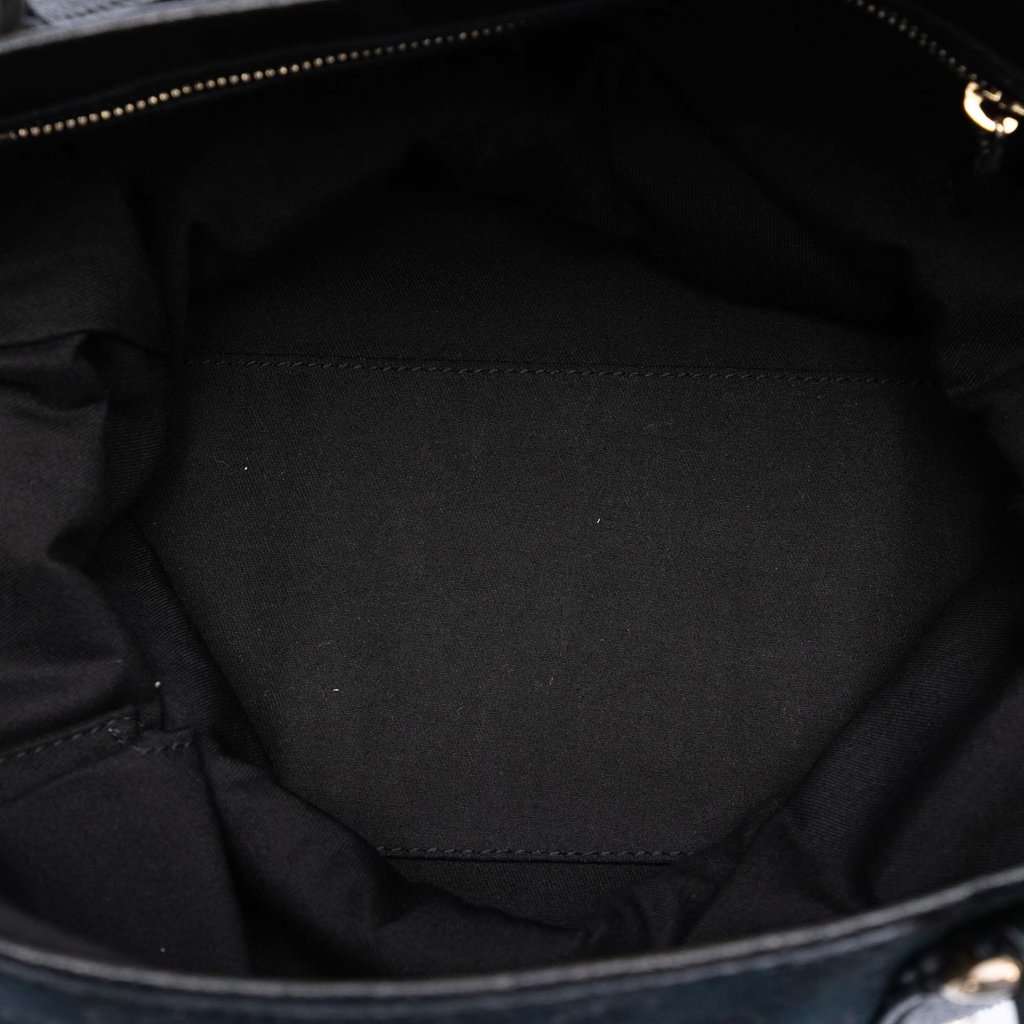 Gucci GG Canvas Charmy Tote Blue Very good condition - Model View