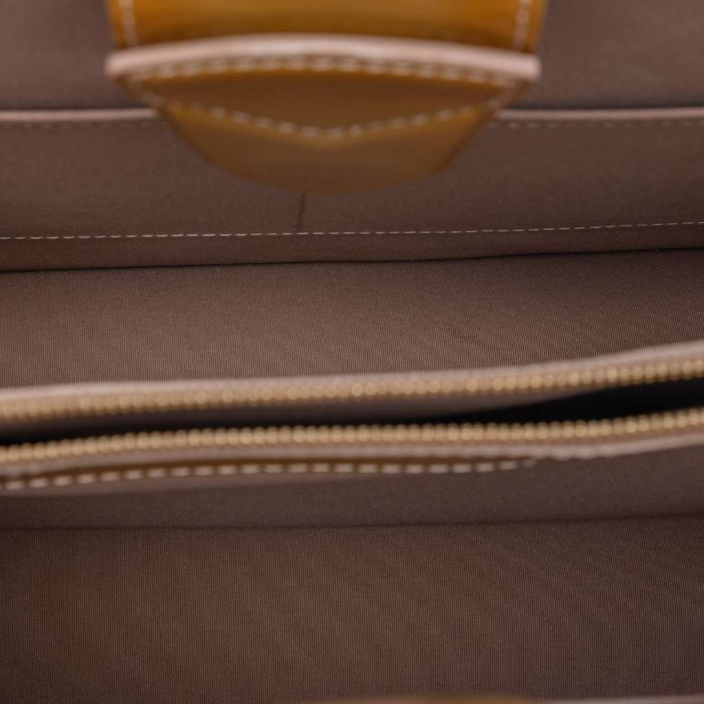 Louis Vuitton Monogram Vernis Deesse GM Gold Leather Very good condition - Model View