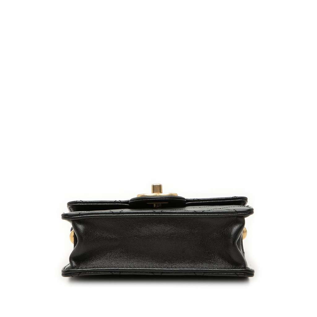 Chanel Small Lambskin Chic Pearls Flap Black Leather Very good condition - Inside View