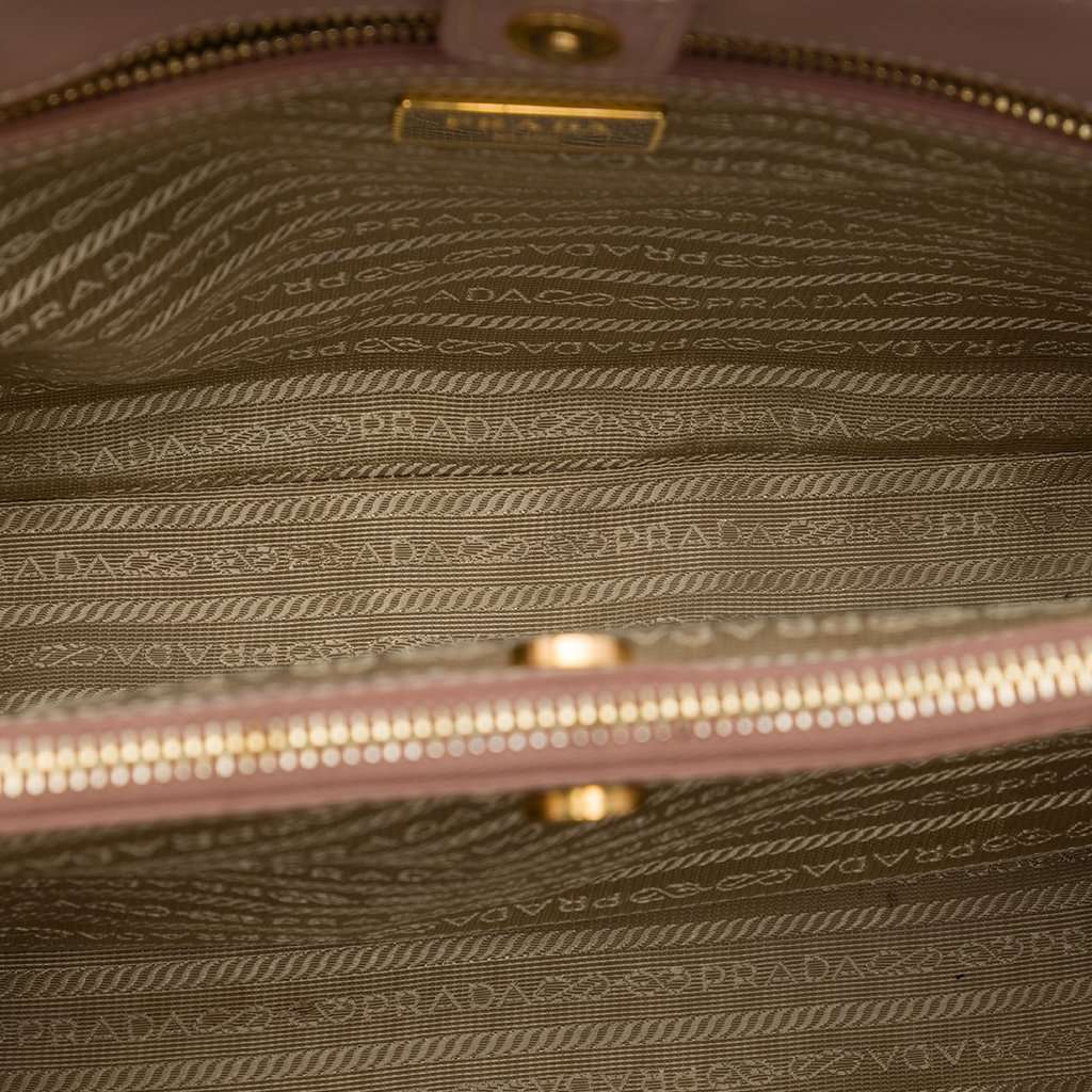 Prada Medium Saffiano Lux Galleria Satchel Pink Leather Very good condition - Model View