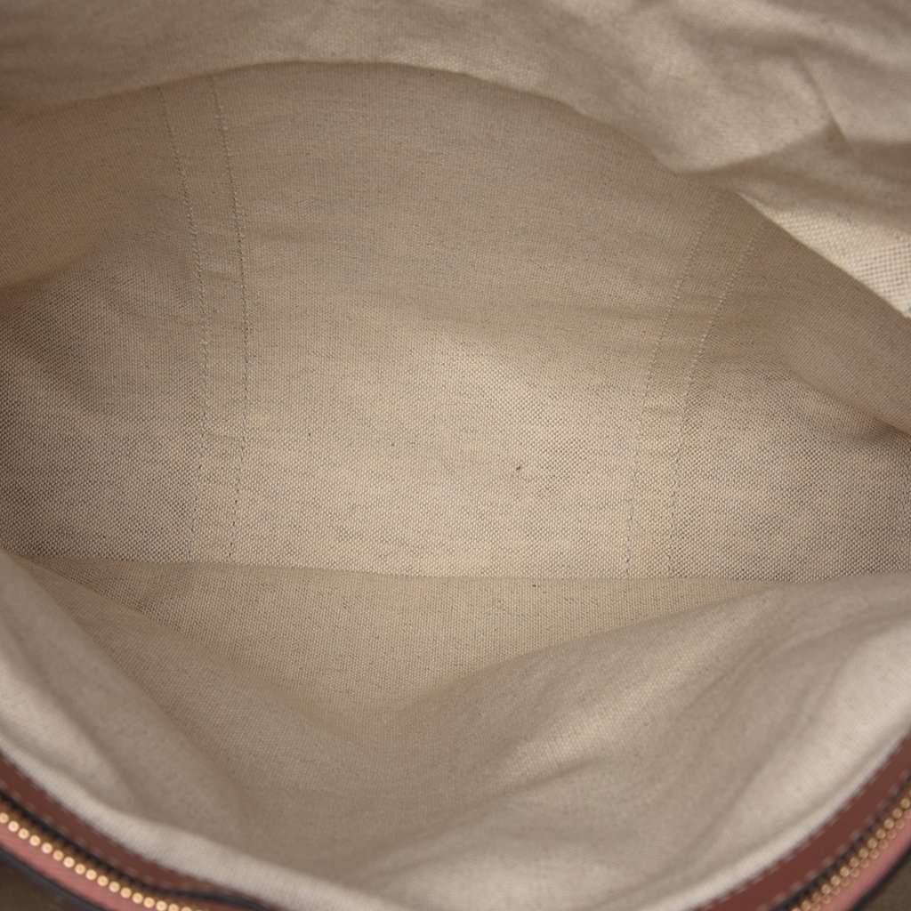 Gucci GG Supreme Star Joy Vertical Tote Beige Very good - Model View