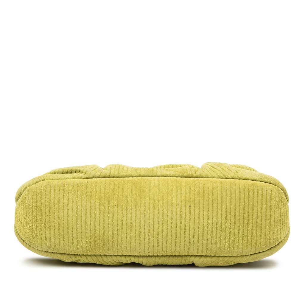 Fendi Small Embossed Suede Peekaboo Click Clutch on Chain Green Leather Very good condition - Inside View