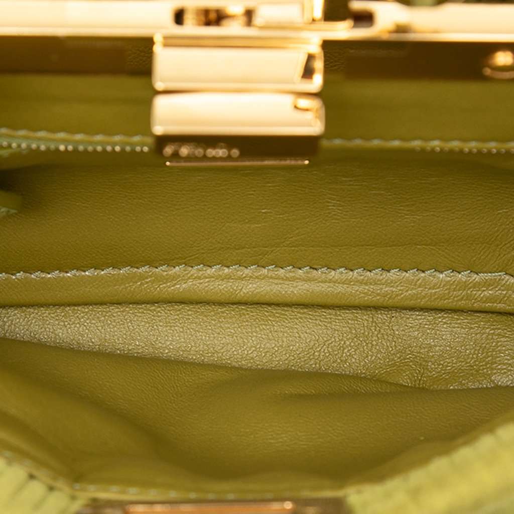 Fendi Small Embossed Suede Peekaboo Click Clutch on Chain Green Leather Very good condition - Model View