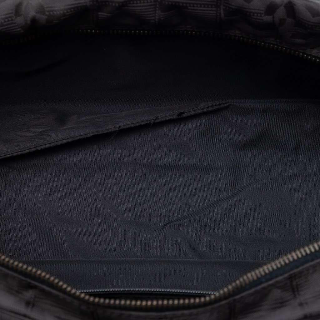 Chanel New Travel Line Nylon Handbag Black Very good - Model View