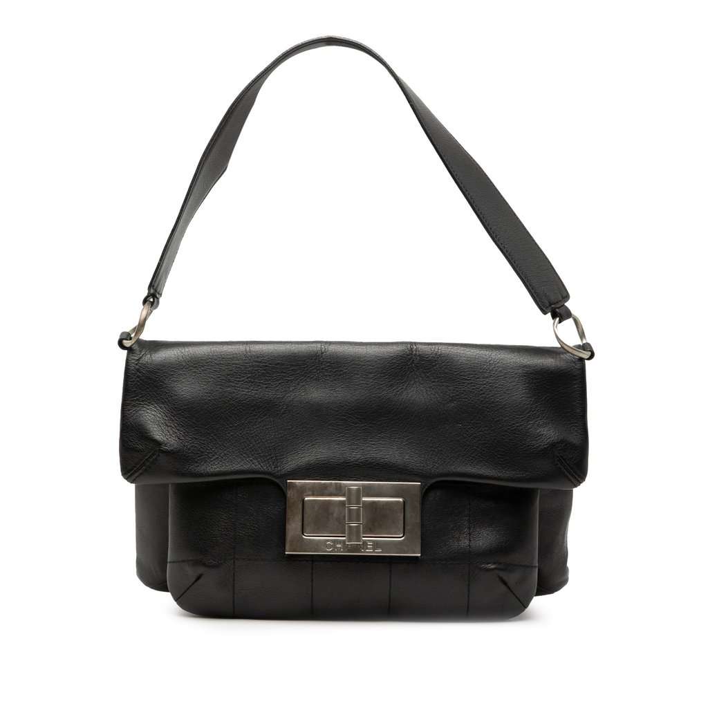 Chanel Chocolate Bar Lambskin Reissue 2.55 Shoulder Bag Black Leather Very good condition - Front View