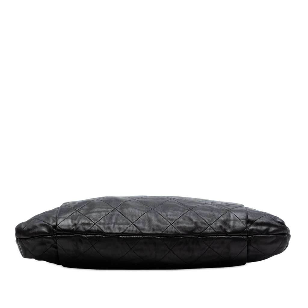 Chanel CC Quilted Lambskin Chain Shopping Tote Black Leather Very good condition - Inside View