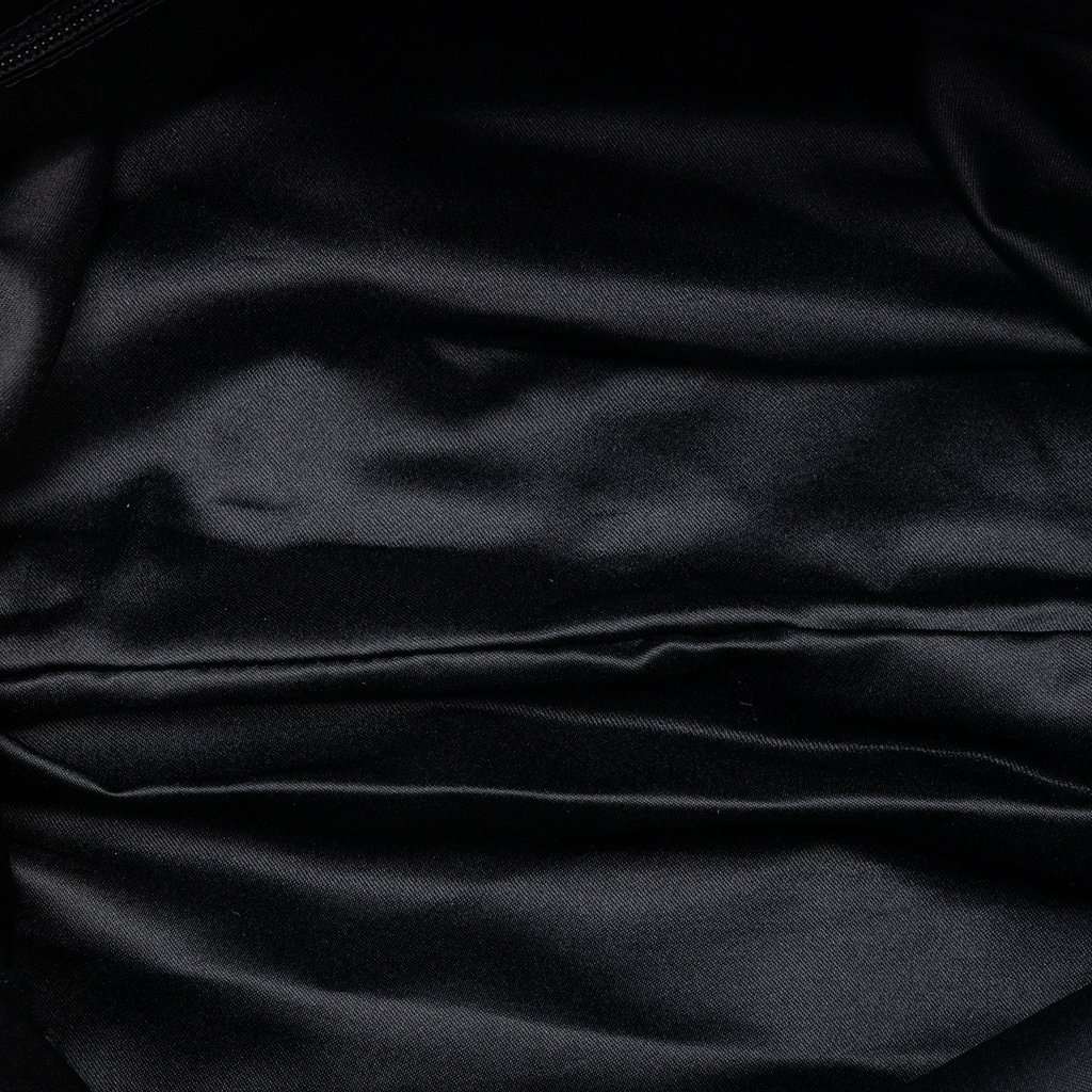 Chanel CC Quilted Lambskin Chain Shopping Tote Black Leather Very good condition - Model View